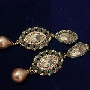 Brand new Earrings with rhinestones